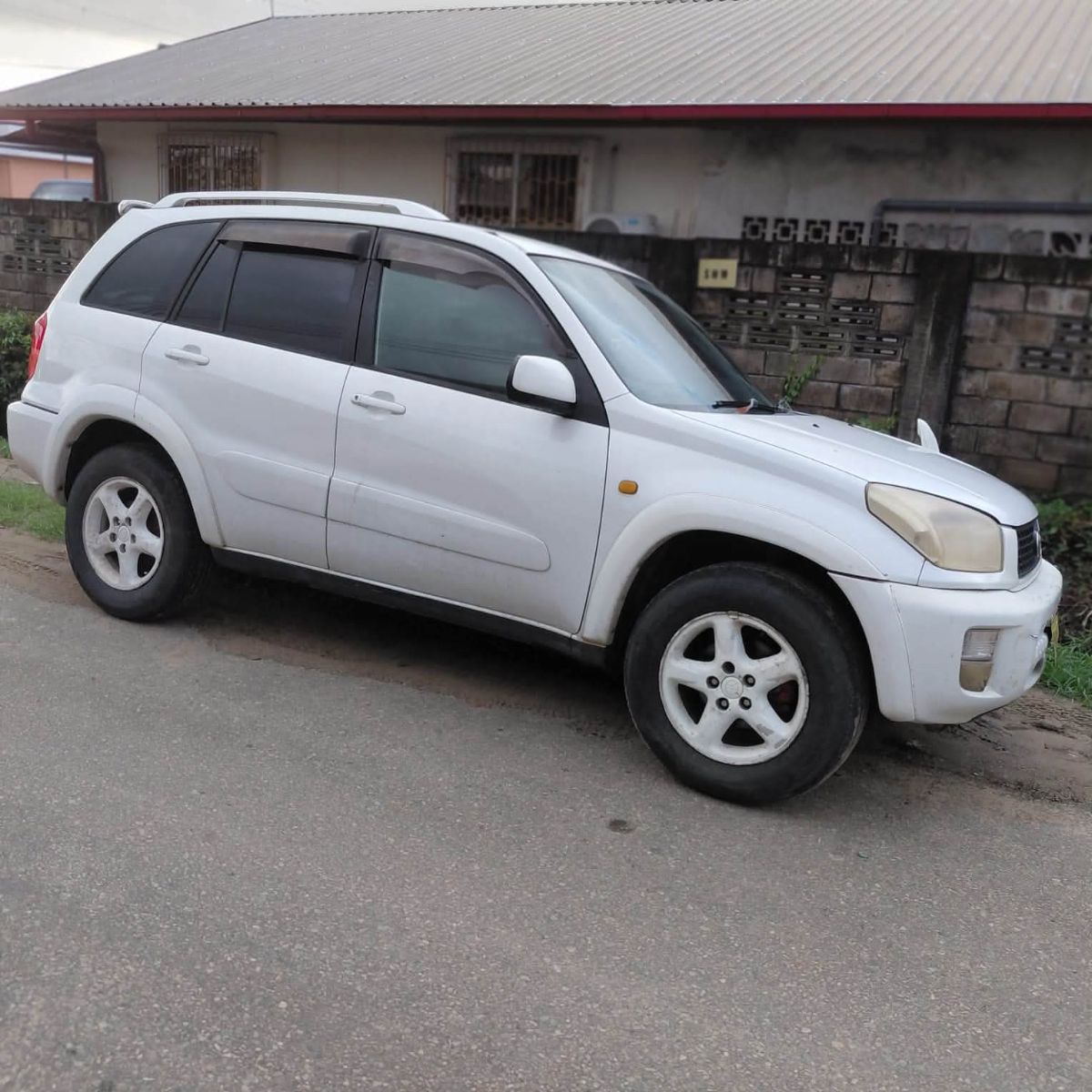 Toyota RAV4 (2006) – 2000cc & In Topstaat (Gekeurd) - afbeelding 3