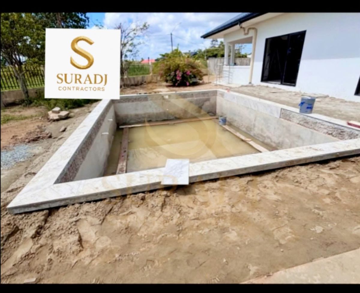 Professionele Zwembadbouw & Luxe Tuintransformatie - afbeelding 2