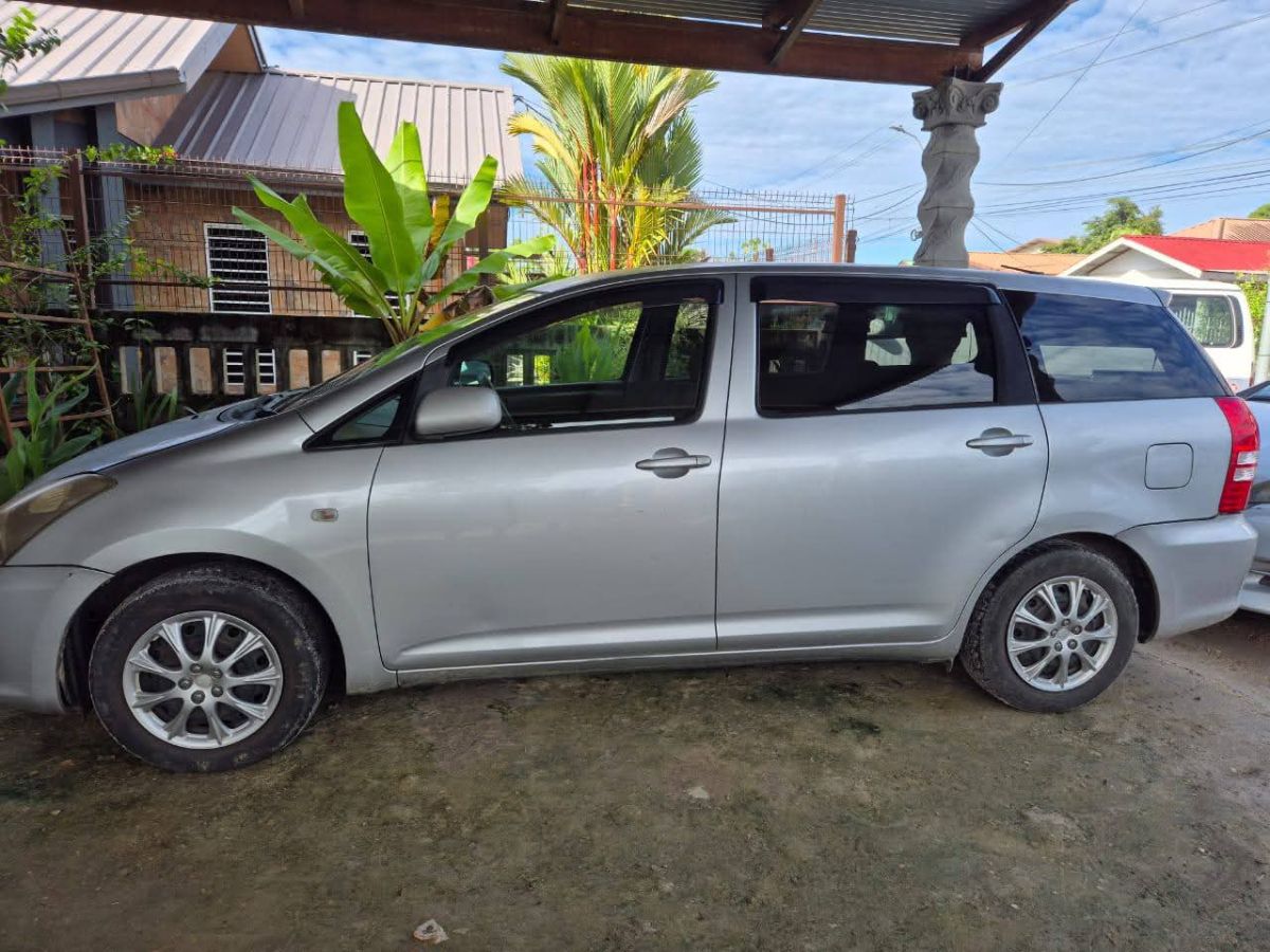 Toyota Wish (2005) – Te Koop - afbeelding 3