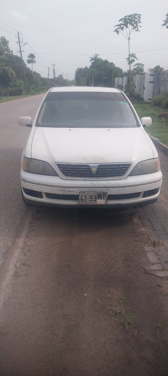 Toyota Vista (2001) โ Te Koop