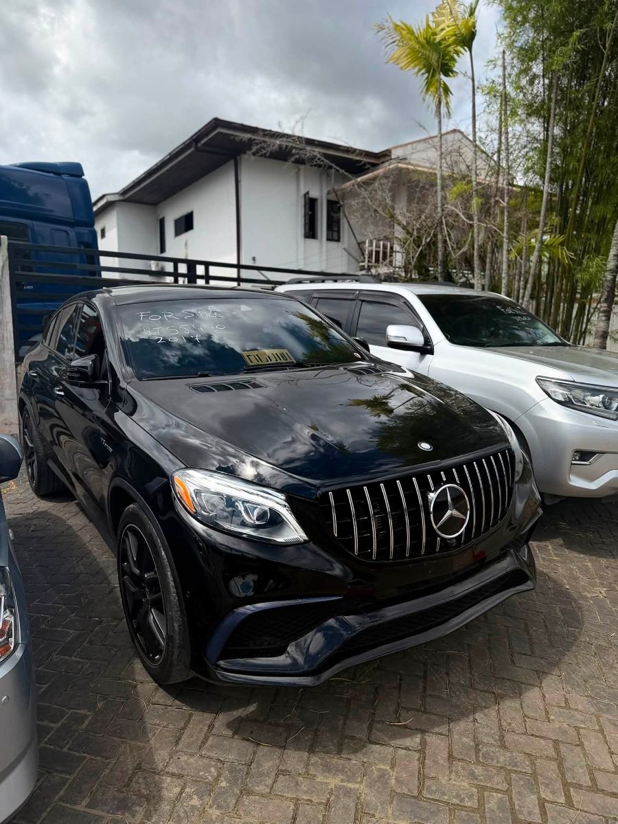 Mercedes-Benz GLE 63S AMG (2017) โ Full Option