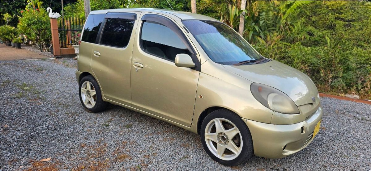 Toyota Funcargo Te Koop