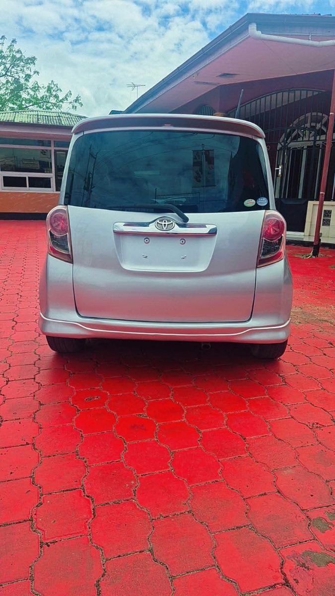 Toyota Ractis Te Koop – Bouwjaar 2010 - afbeelding 4