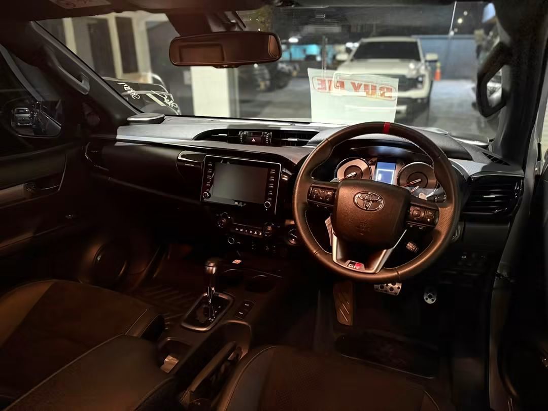 π Toyota Hilux 2024 Te Koop - afbeelding 2