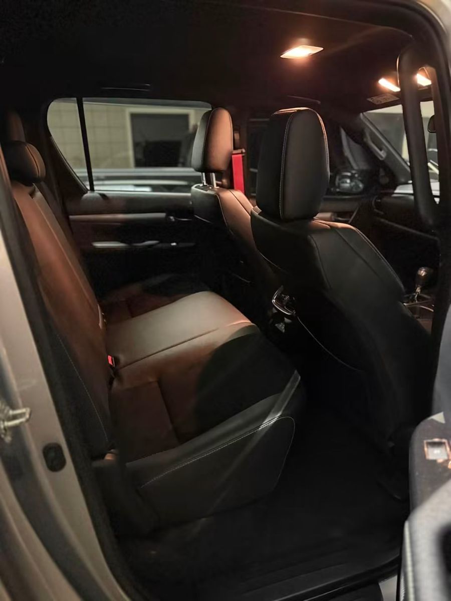 π Toyota Hilux 2024 Te Koop - afbeelding 3