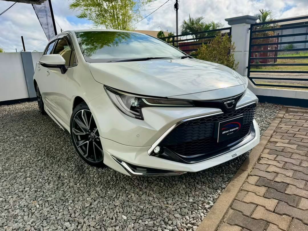 PAS INGEVOERD! Toyota Corolla Sport 2019 | Modellista | USD 19.750
