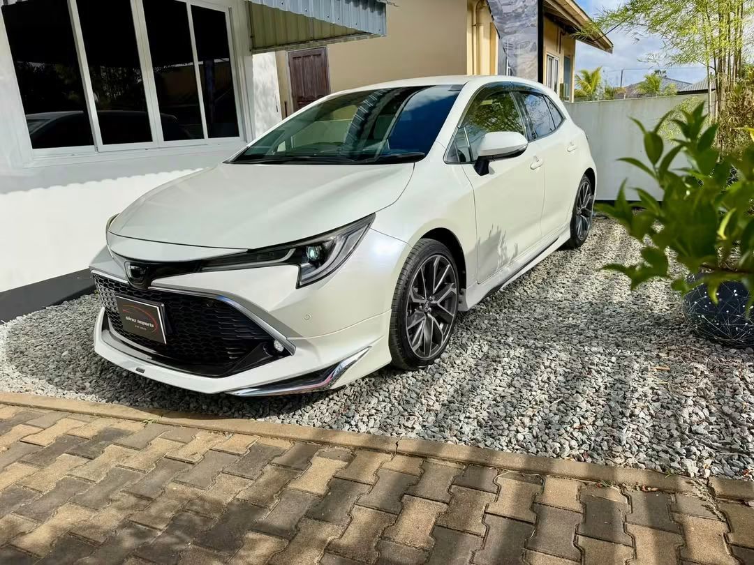 PAS INGEVOERD! Toyota Corolla Sport 2019 | Modellista | USD 19.750 - afbeelding 2