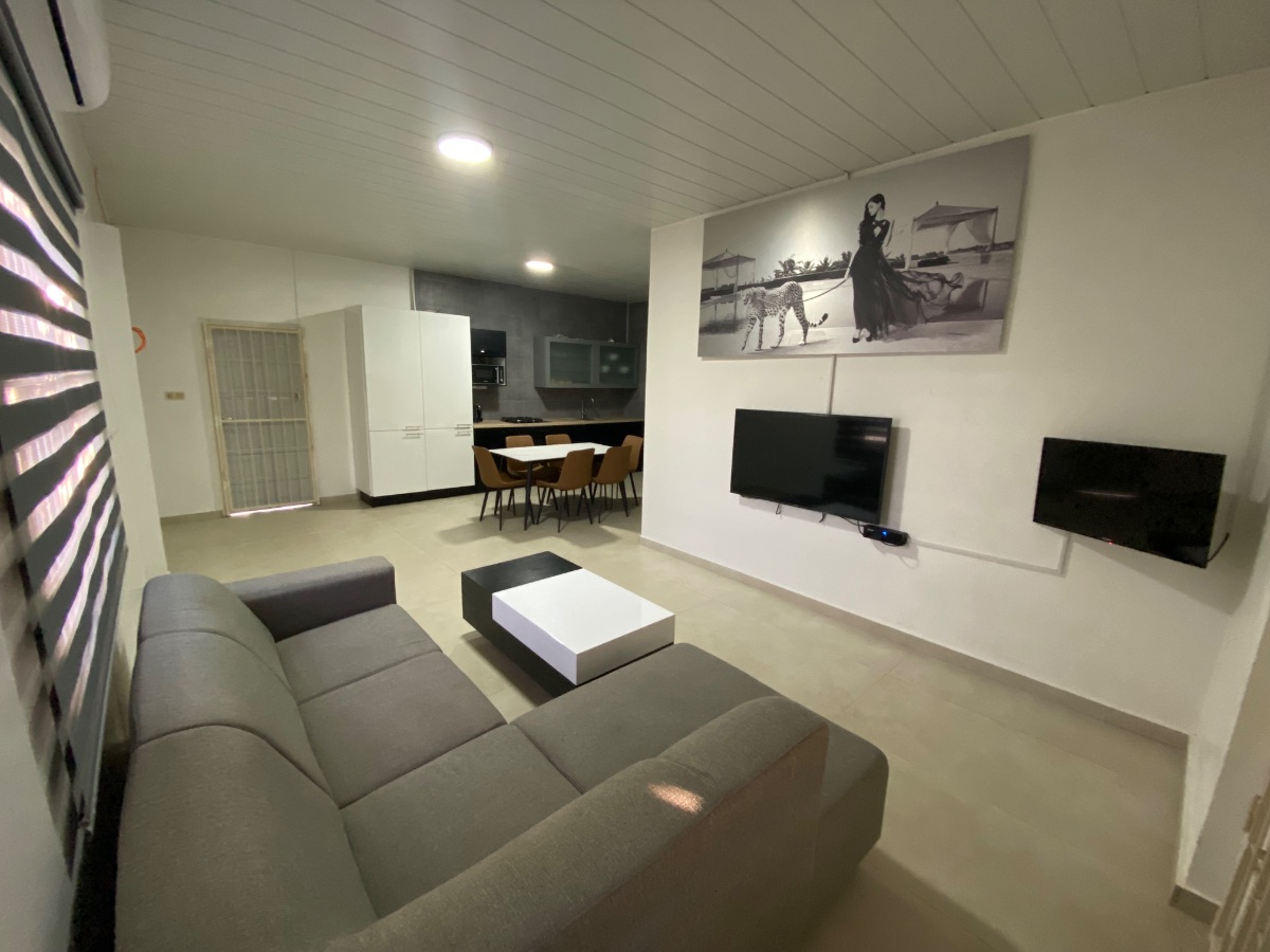 Kappa’s Place 55A 🇸🇷 | Modern appartementverhuur in Paramaribo 🏡✨